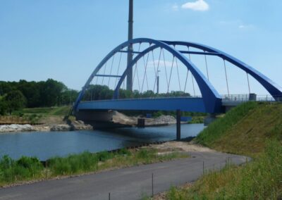 Straßenbrücke im Zuge der B 1 über den Elbe-Havel-Kanal