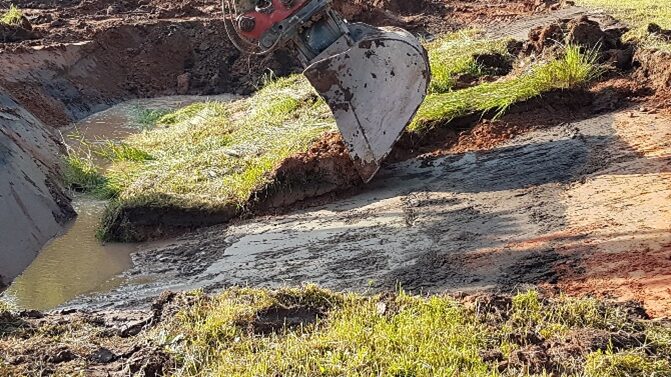 Abbruch und Wiederherstellung der Asphaltdecke am Bahnübergang BÜ55 – LBM Worms