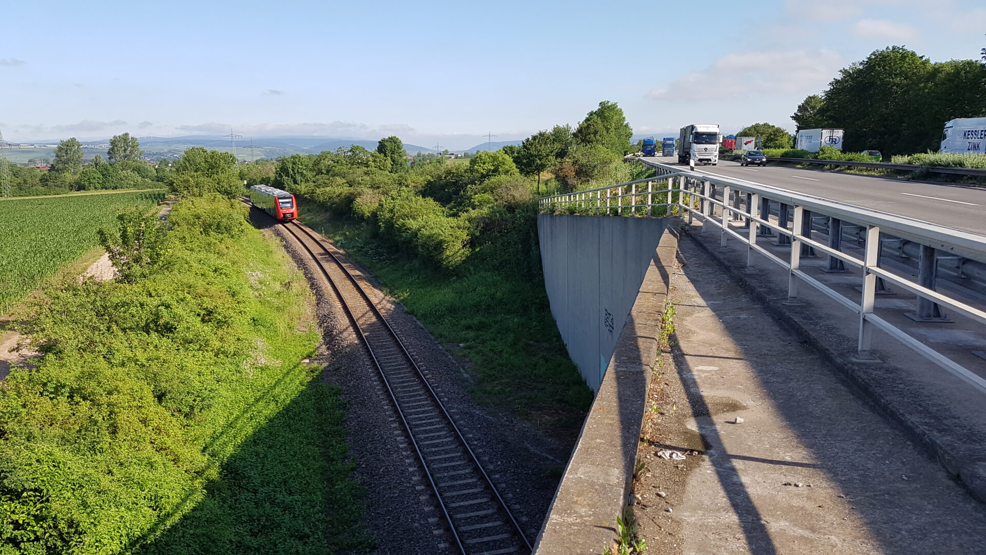 Abbruch und Wiederherstellung der Asphaltdecke am Bahnübergang BÜ55 – LBM Worms